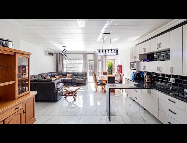 3 BEDROOM TOWNHOUSE FOR SALE IN BRACKENDOWNS